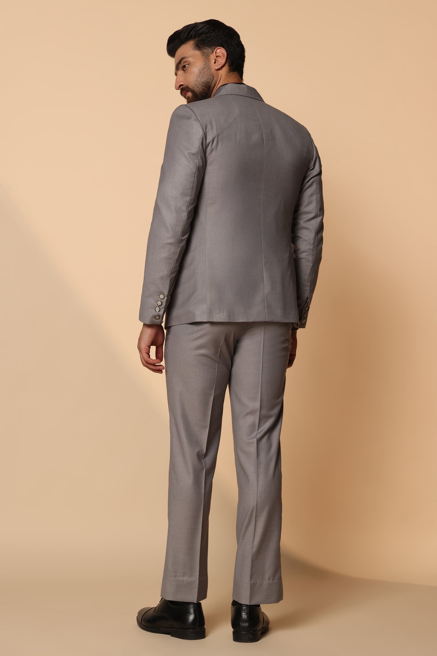 Silver Sage Italian Fit Men's Single Breasted Three Piece Suit